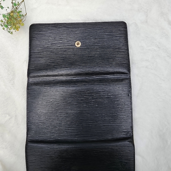 Louis Vuitton wallet - Picture 9 of 12